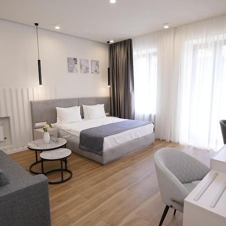 Ser In Hotel Erivan Exterior foto