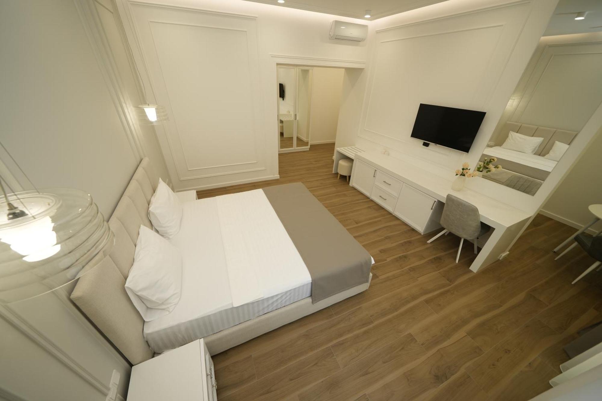 Ser In Hotel Erivan Exterior foto